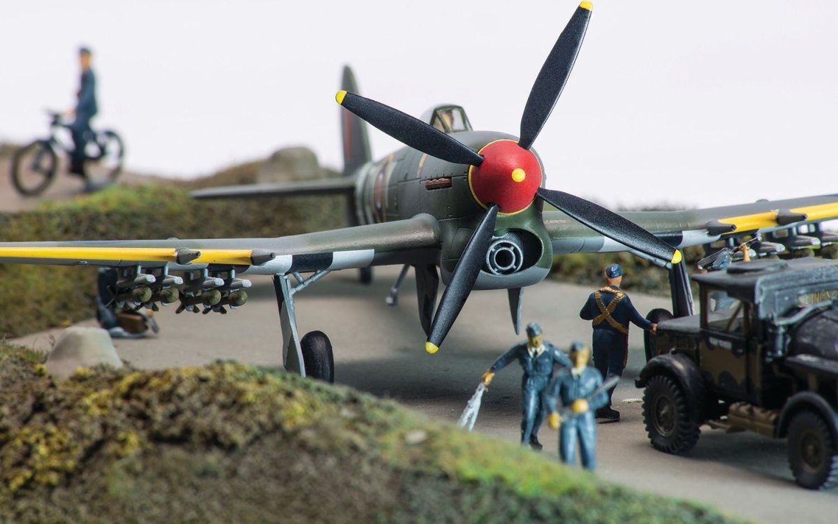 Airfix A50157A D - Day Air Assault Gift Set Plastic Kit - 1:72 Scale - Phillips Hobbies