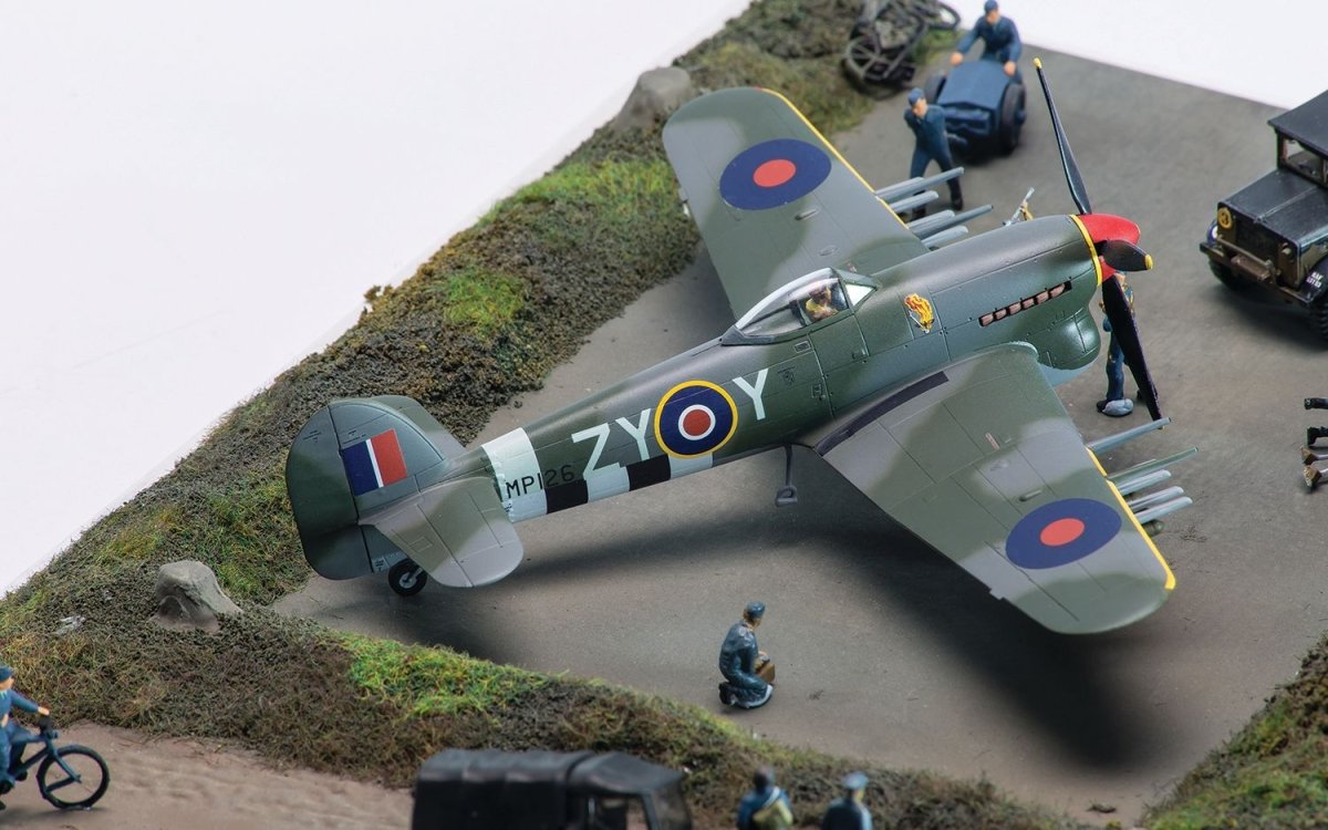 Airfix A50157A D - Day Air Assault Gift Set Plastic Kit - 1:72 Scale - Phillips Hobbies