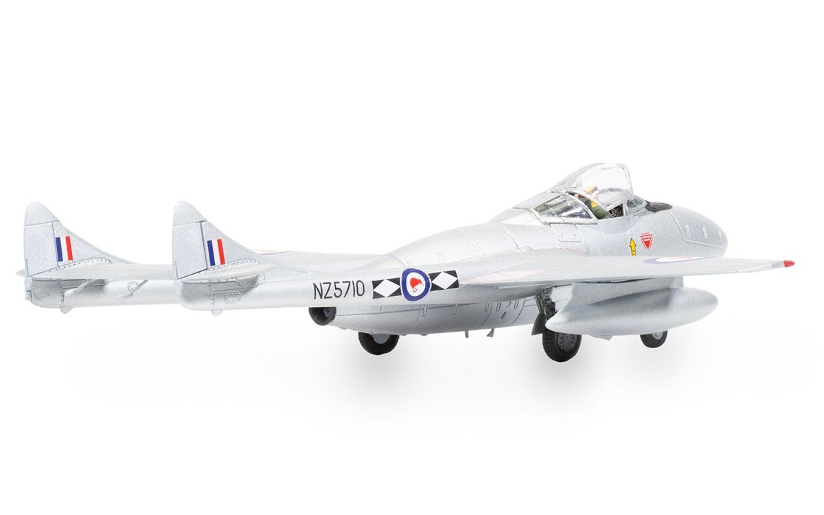 Airfix A55204A de Havilland Vampire T.11 Gift Set 1:72 - Phillips Hobbies