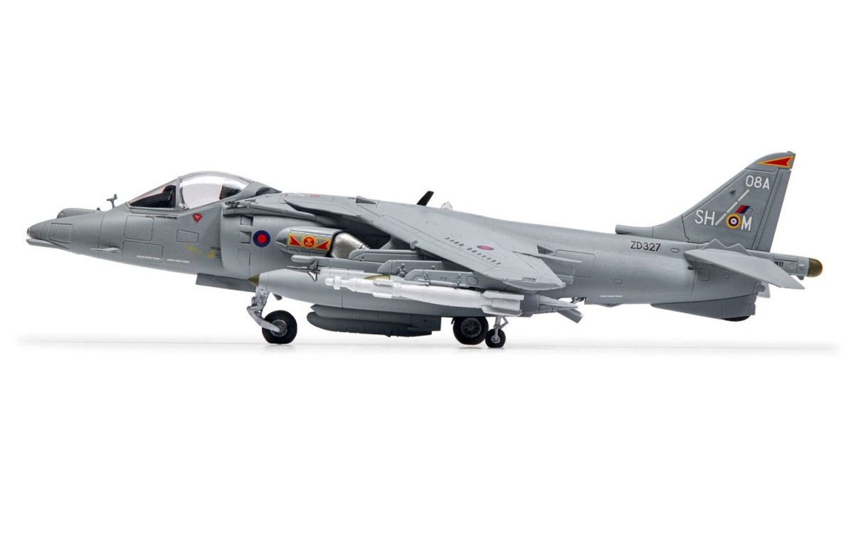 Airfix A55300A BAE Harrier GR.9A Gift Set 1:72 - Phillips Hobbies