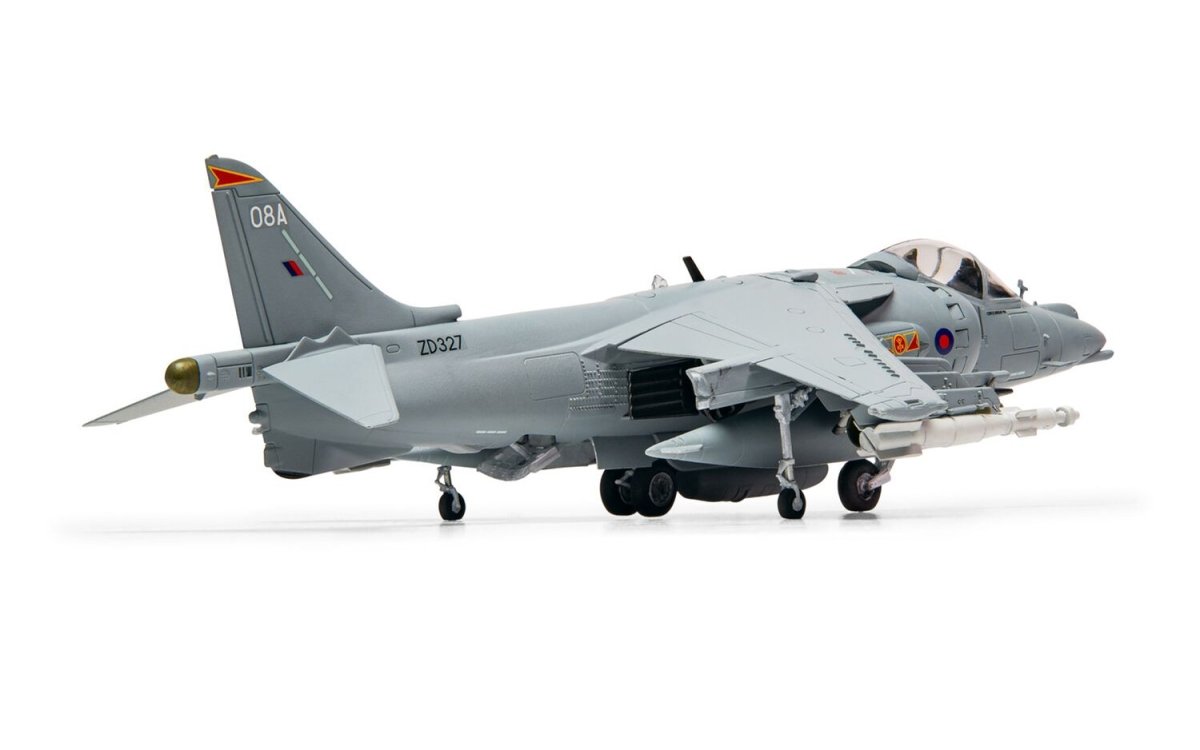 Airfix A55300A BAE Harrier GR.9A Gift Set 1:72 - Phillips Hobbies