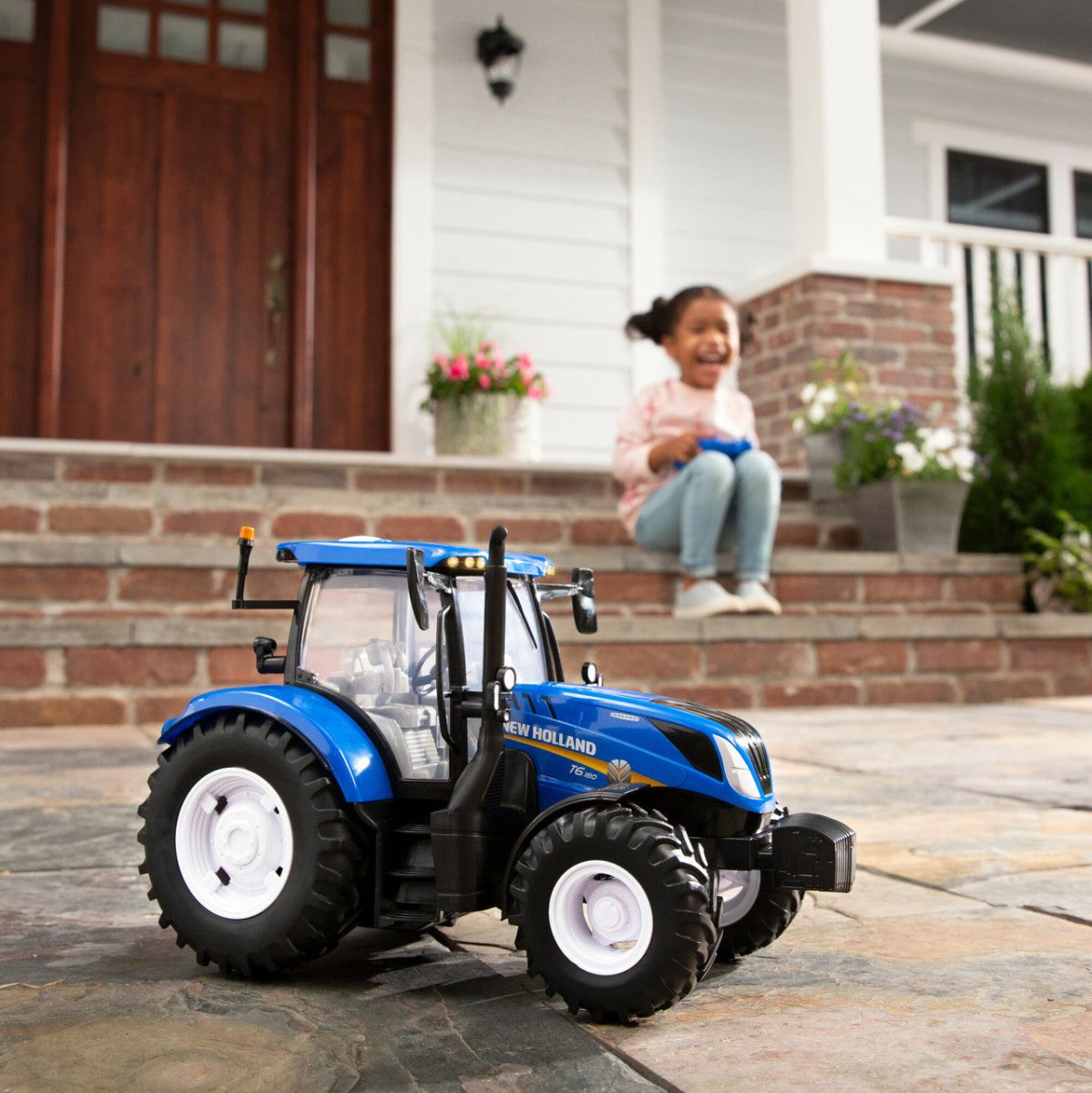 Britains 43305 Big Farm Radio Controlled New Holland T6.180 Tractor - Phillips Hobbies