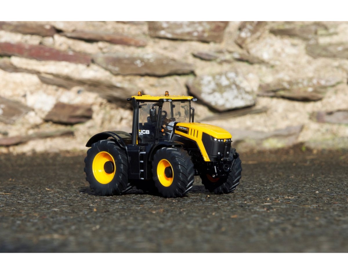 Britains JCB 8330 Fastrac Tractor - 1:32 Scale - Phillips Hobbies