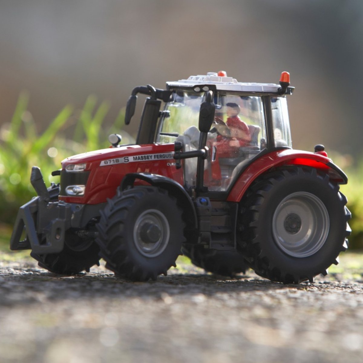 Britains Massey Ferguson 6718 S Tractor - 1:32 Scale - Phillips Hobbies