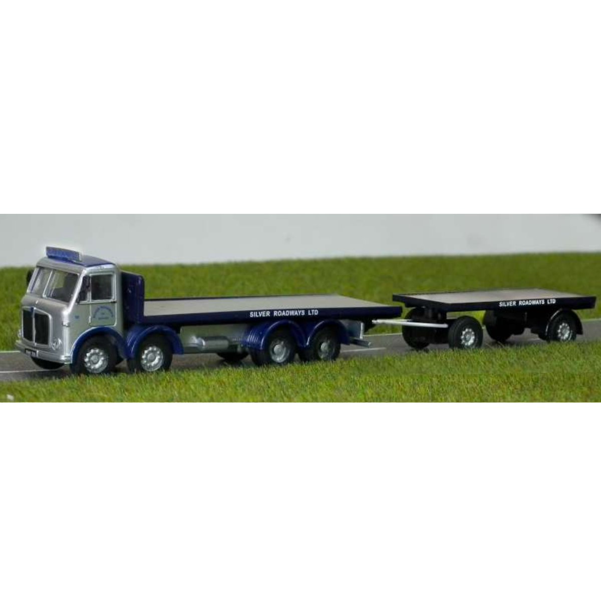 BT Models DA98 AEC Mammoth Major Flatbed Silver Roadways - 1:76 Scale - Phillips Hobbies