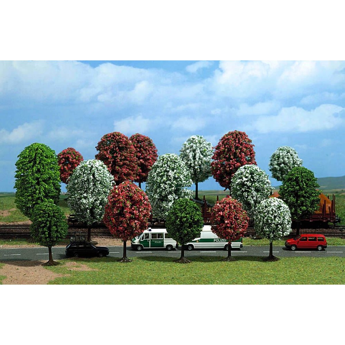 Busch 6584 Assorted Fruit Trees (18 Pack) - N / TT Gauge - Phillips Hobbies