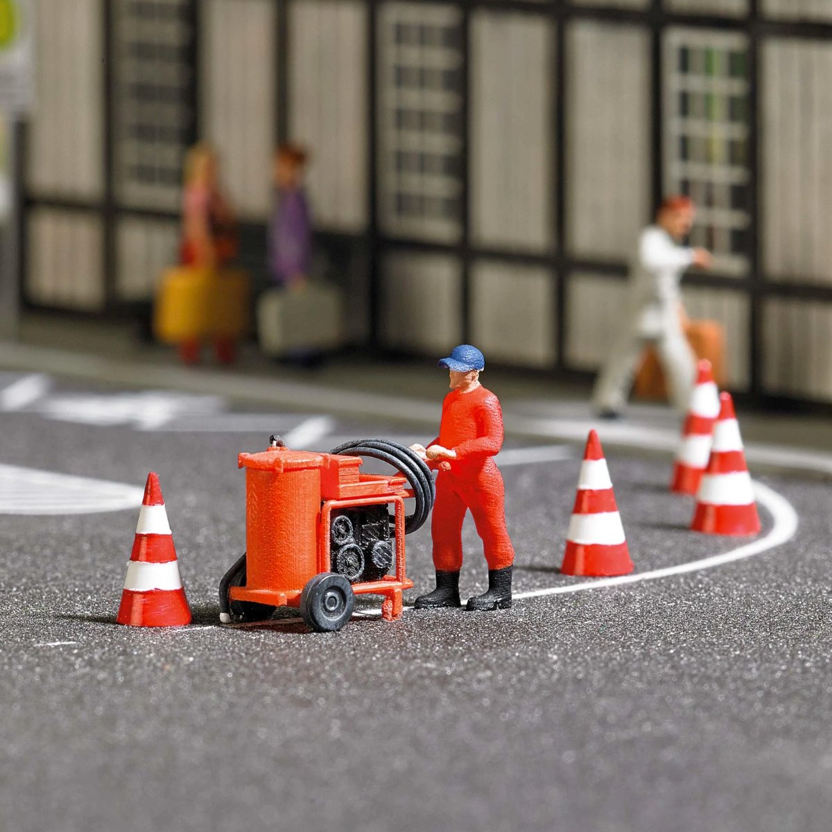 Busch 7806 Road Marking Machine - HO / OO Gauge - Phillips Hobbies