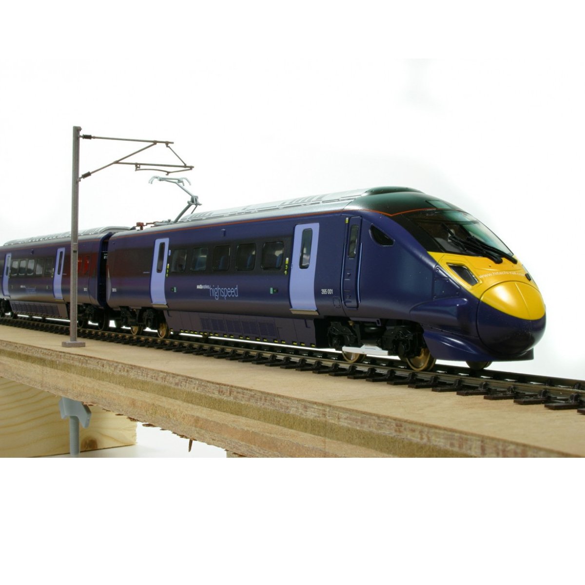 Dapol OOCAT1 MK3 Catenary Masts - Pack of 10 (OO Gauge)