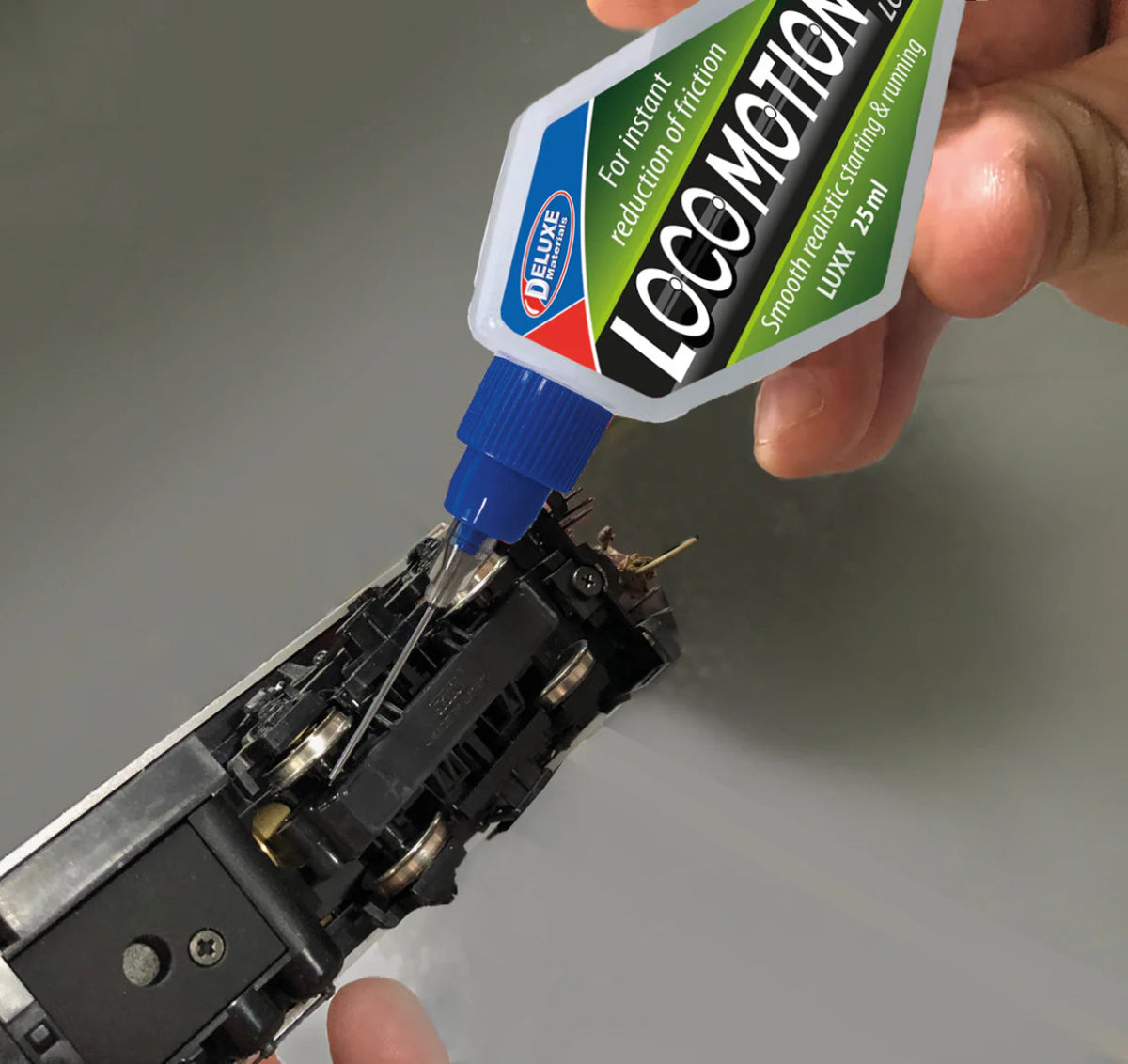 Deluxe Materials LU06 Loco - Motion Oil - Phillips Hobbies