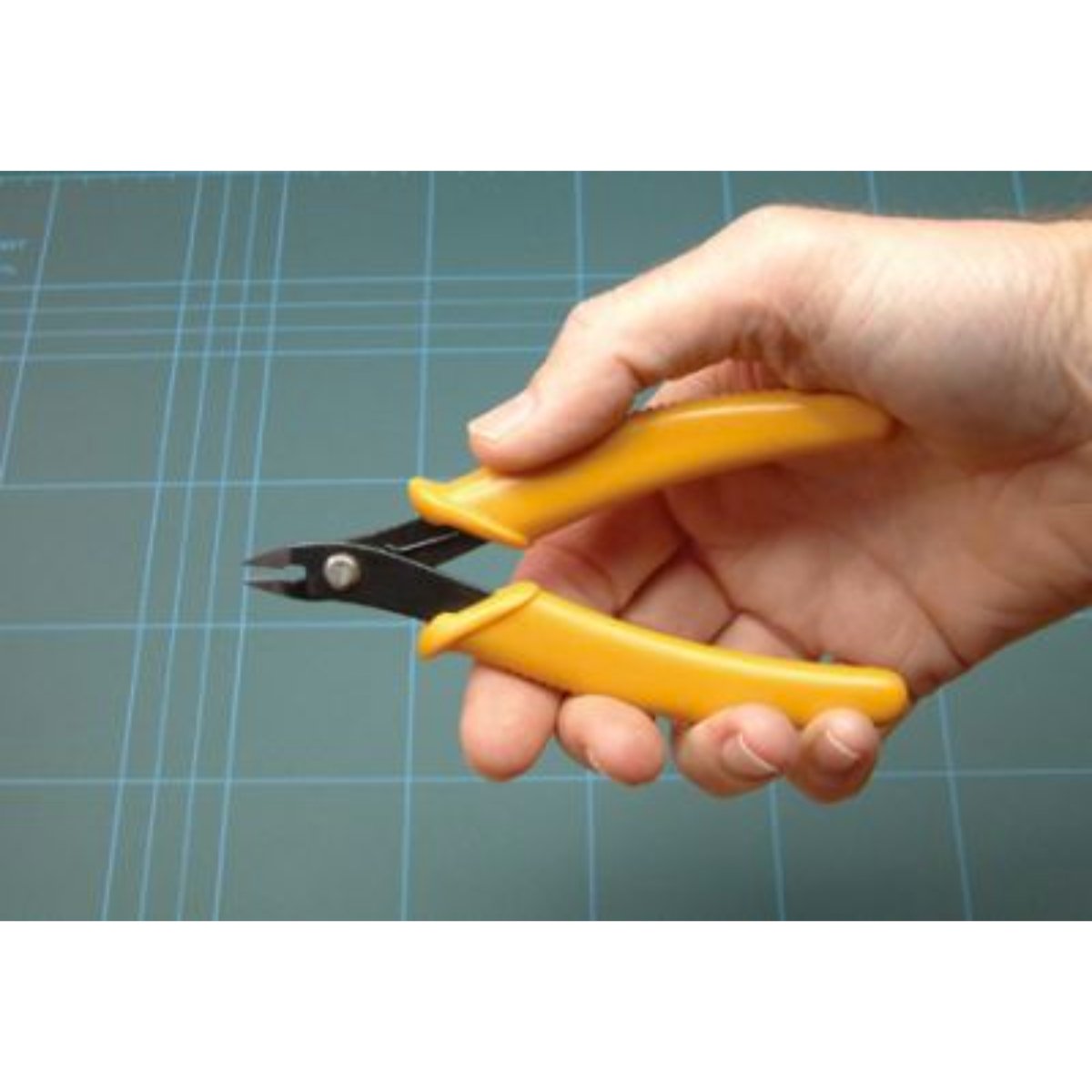 Expo Tools 5 Inch Easy Grip Pliers - Side Cutters - Phillips Hobbies