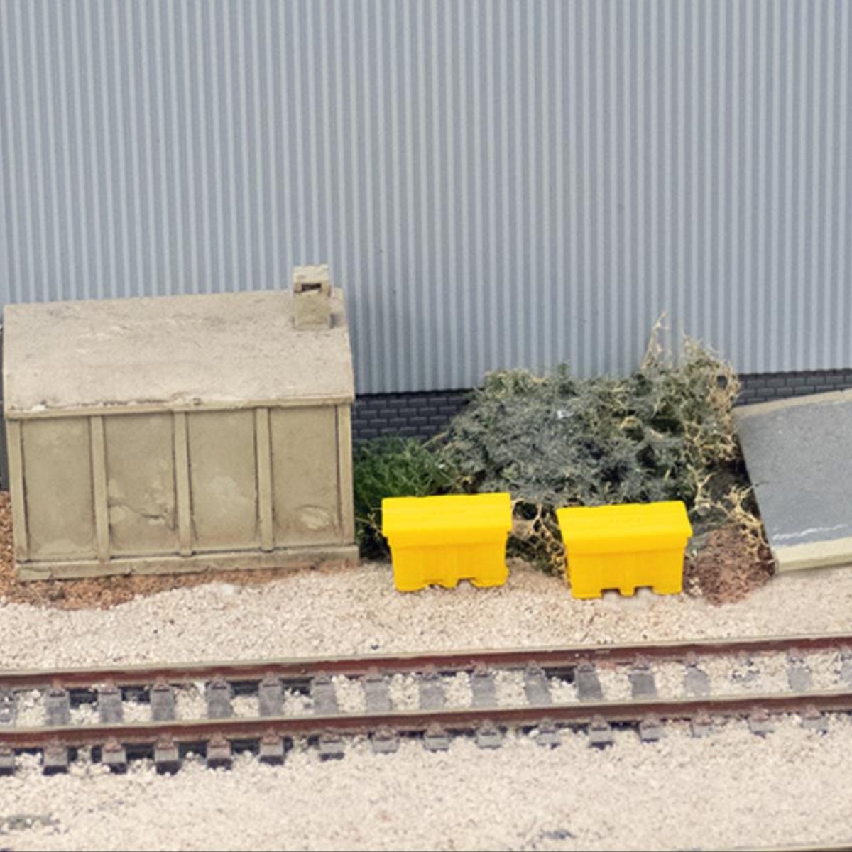 Gaugemaster Modern Grit Boxes 3 Pack (Pre - Built) - OO Gauge - Phillips Hobbies