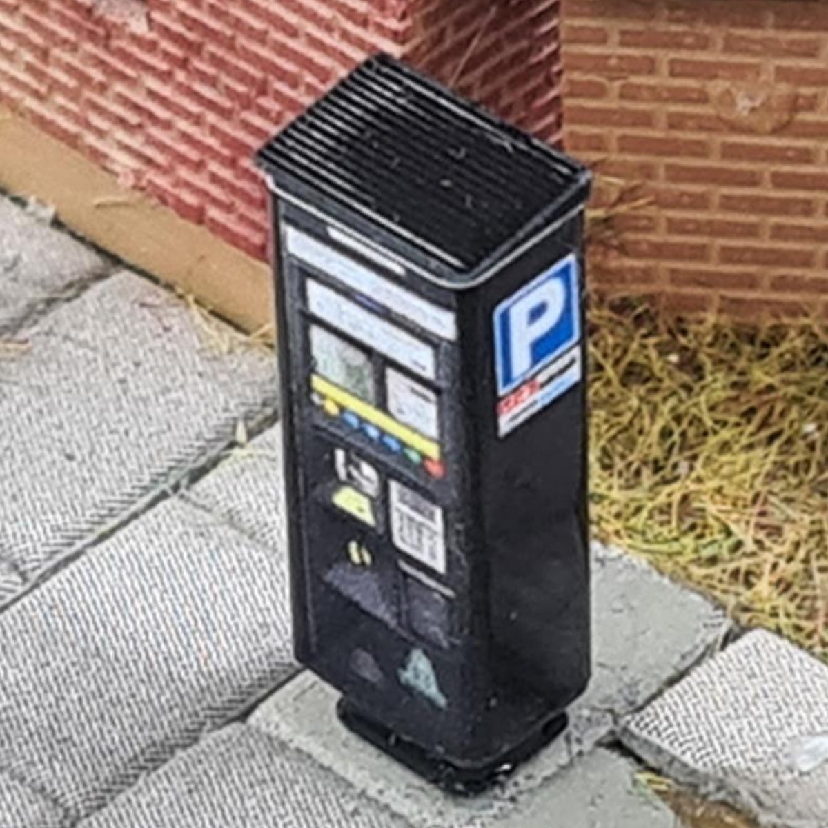 Gaugemaster Pay & Display Parking Machines 2pk (Pre - Built) - OO Gauge - Phillips Hobbies