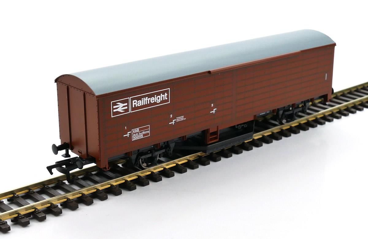 Gaugemaster Track Cleaning Wagon BR Railfreight - OO/HO Scale - Phillips Hobbies