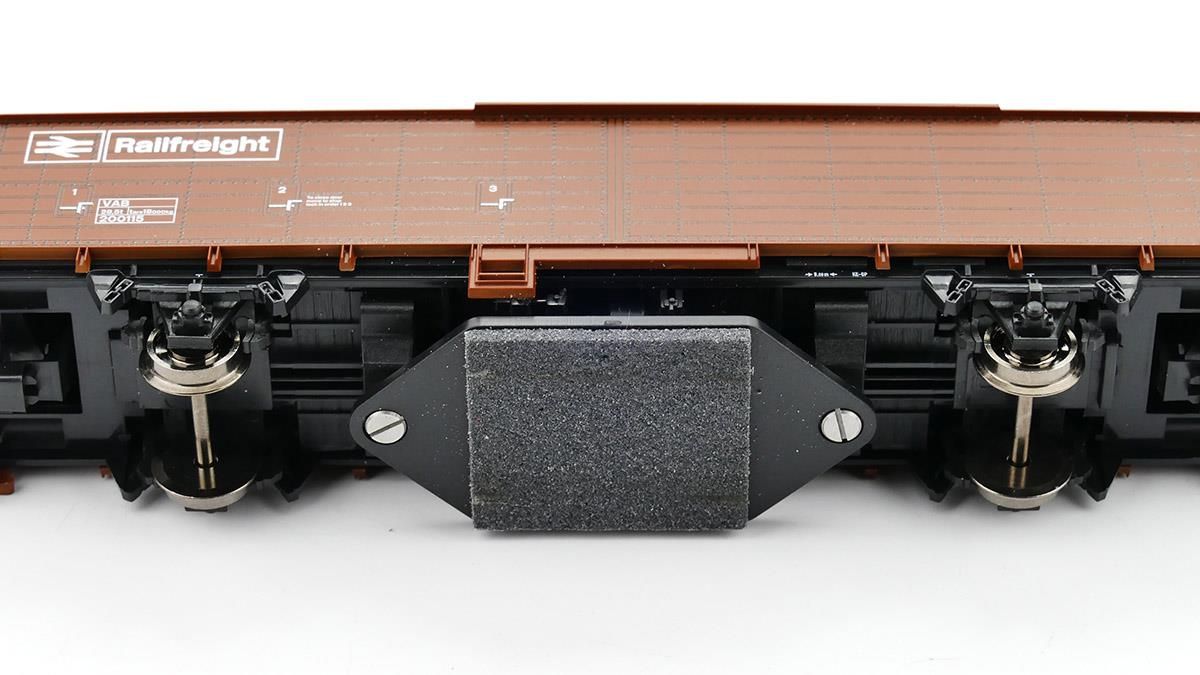 Gaugemaster Track Cleaning Wagon BR Railfreight - OO/HO Scale - Phillips Hobbies