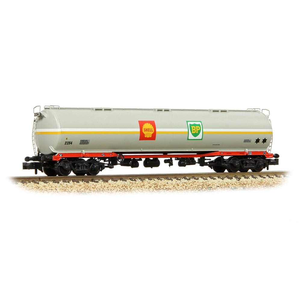 Graham Farish 373 - 564A BR 102T TEA Bogie Tank Wagon 'Shell/BP' Grey - N Gauge - Phillips Hobbies