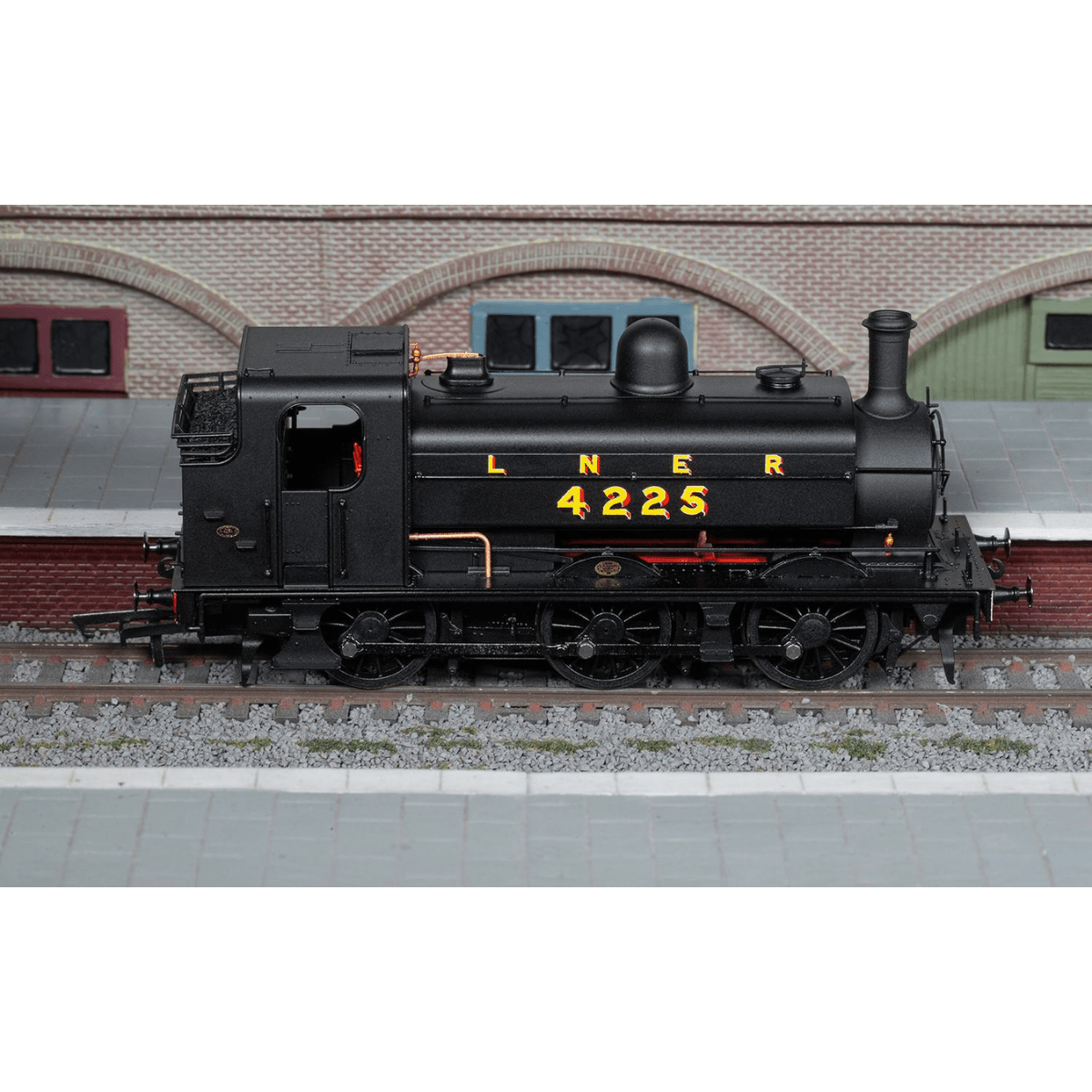 Hornby R30366 LNER Class J52 (4225) - OO Gauge - Phillips Hobbies