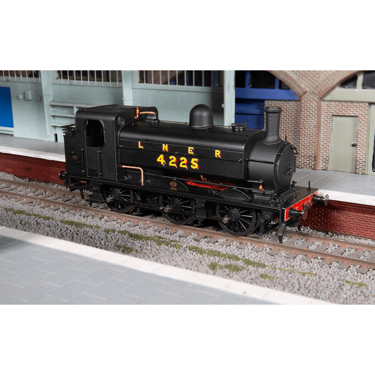 Hornby R30366 LNER Class J52 (4225) - OO Gauge - Phillips Hobbies