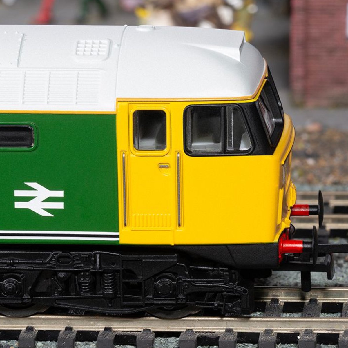 Hornby R30382 RailRoad Plus BR, Class 47, Co - Co, 47522 'Doncaster Enterprise' - OO Gauge - Phillips Hobbies