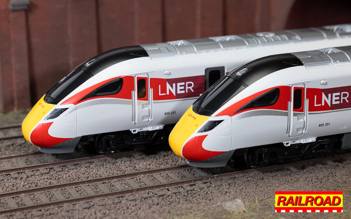 Hornby R30449 RailRoad: LNER Class 800 - 800201 Train Pack - OO Gauge - Phillips Hobbies