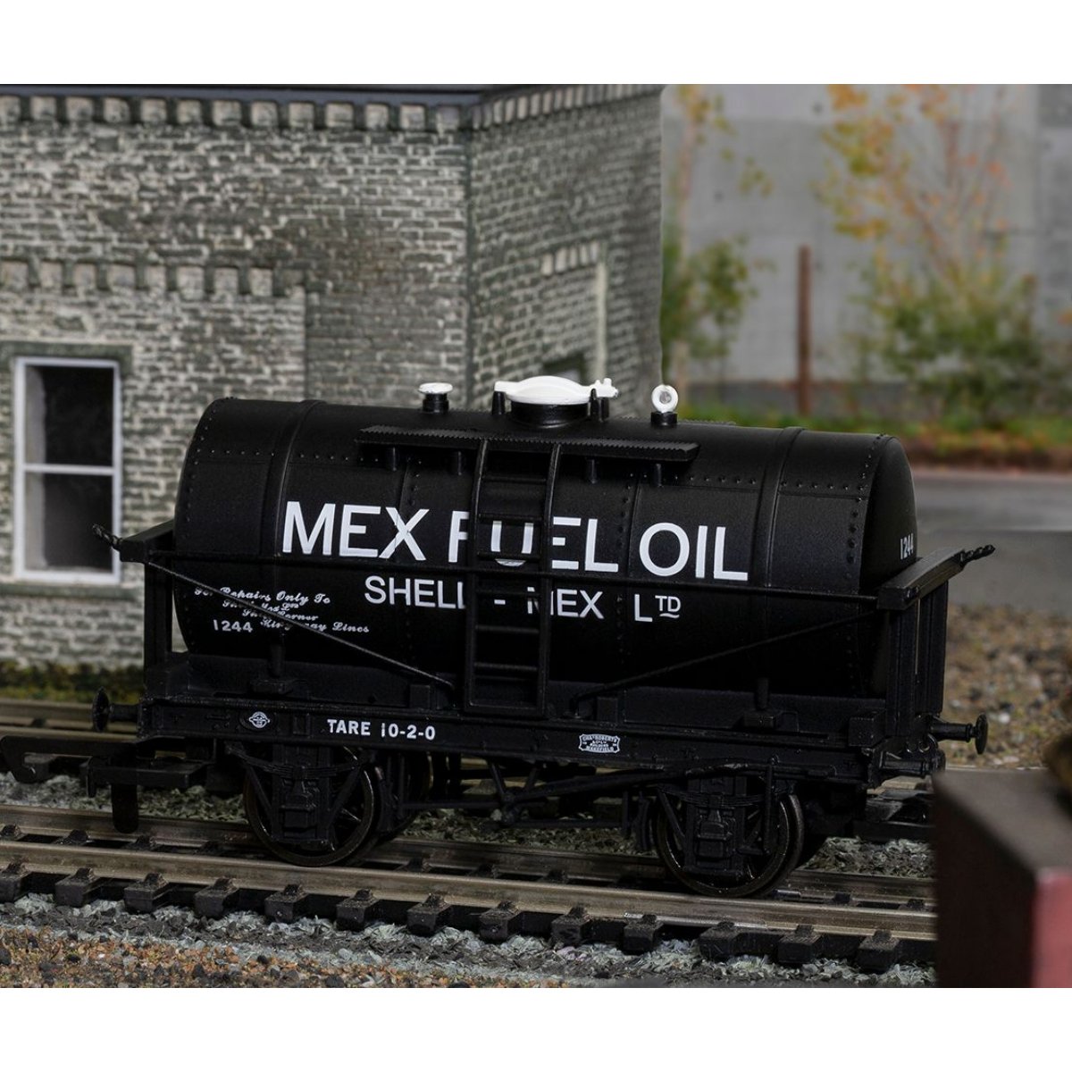 Hornby R60120 14T Tank Wagon, Mexfuel - OO Gauge - Phillips Hobbies