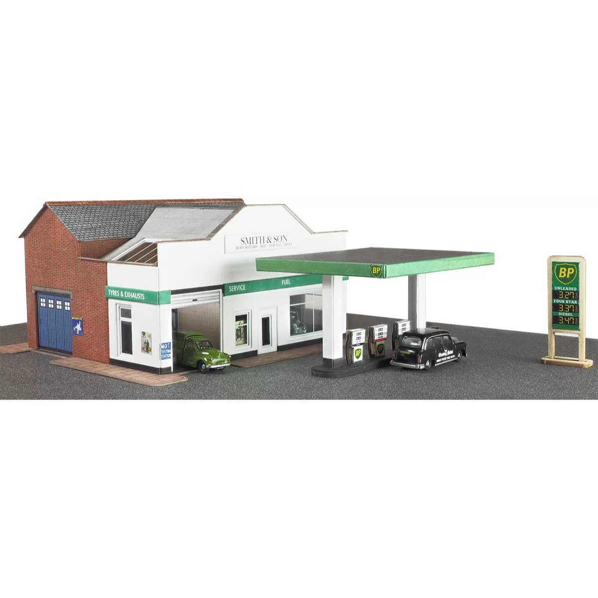 Metcalfe PN181 Service Station Card Kit - N Gauge - Phillips Hobbies