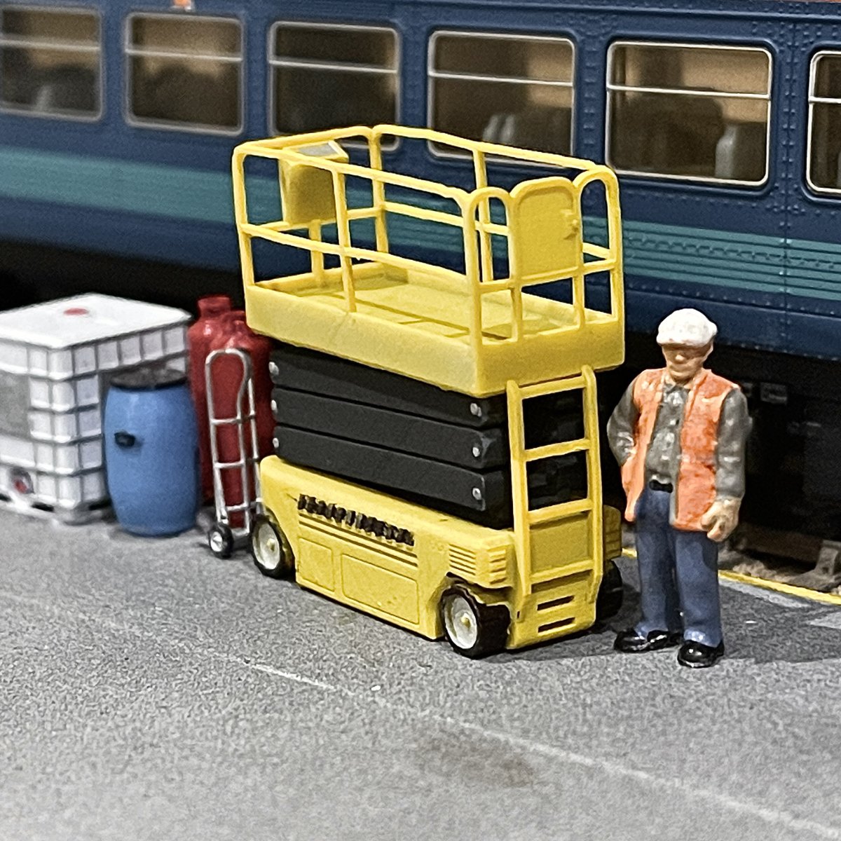 OO Gauge Scissor Lift Unpainted - Rusty Rails Modelling