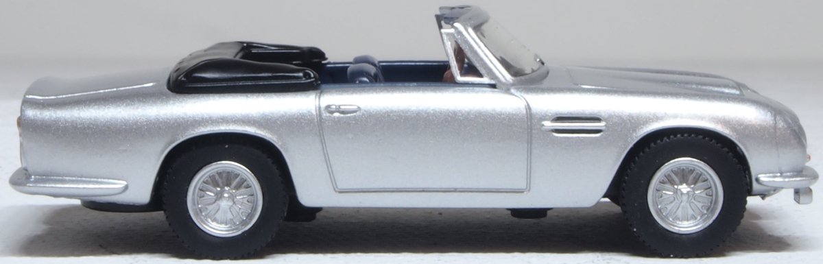 Oxford Diecast 76DB6002 Aston Martin DB6 MkII Volante Silver Birch - 1:76 Scale - Phillips Hobbies