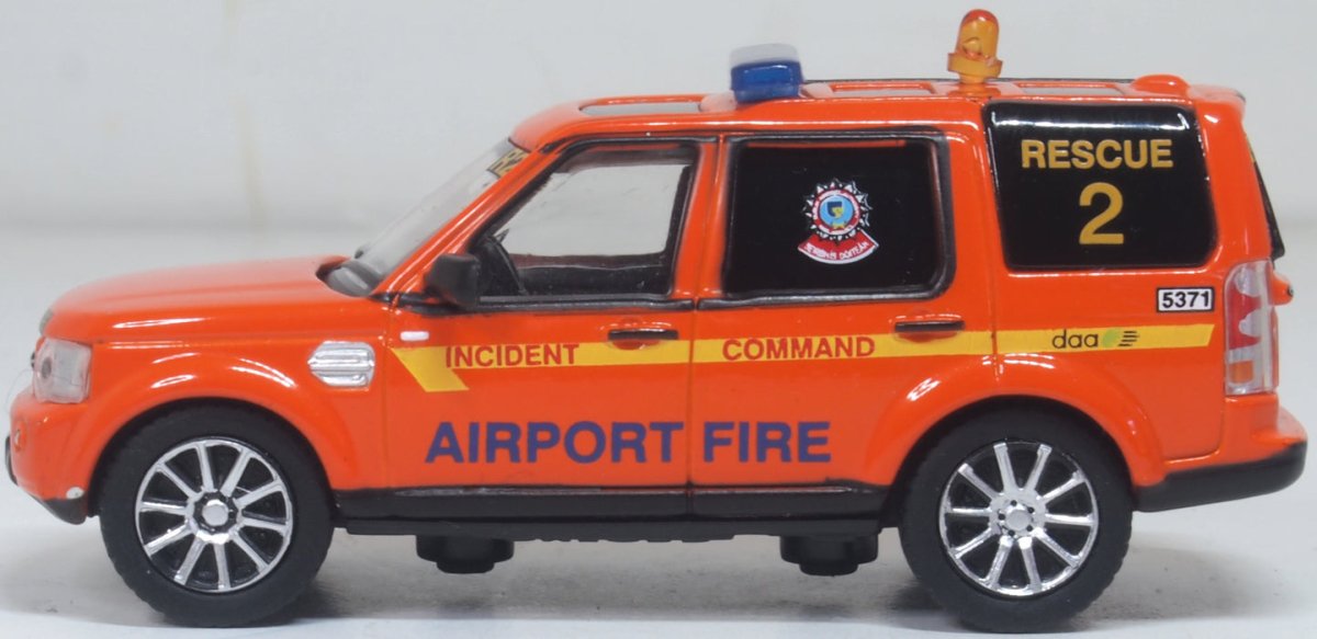 Oxford Diecast 76DIS007 Land Rover Discovery 4 Dublin Airport Fire Service - 1:76 Scale - Phillips Hobbies
