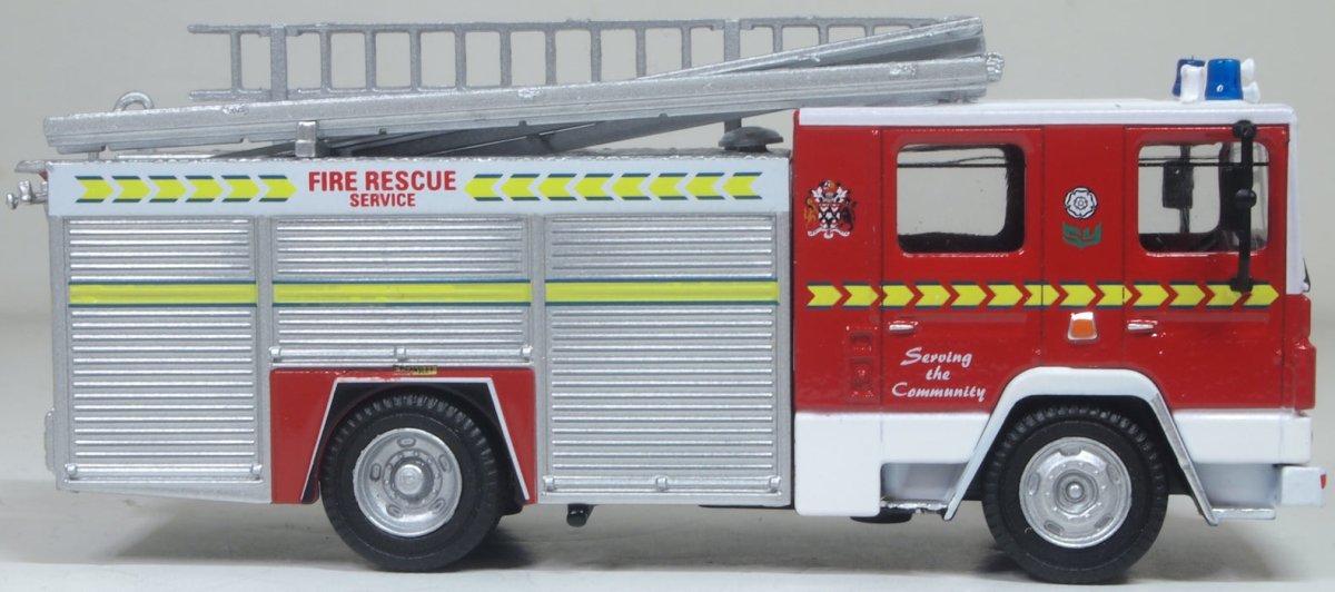 Oxford Diecast 76DN007 Dennis RS South Yorkshire Fire & Rescue Service - 1:76 Scale - Phillips Hobbies