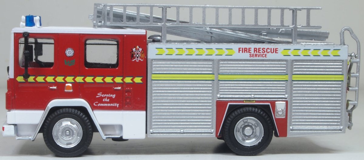 Oxford Diecast 76DN007 Dennis RS South Yorkshire Fire & Rescue Service - 1:76 Scale - Phillips Hobbies