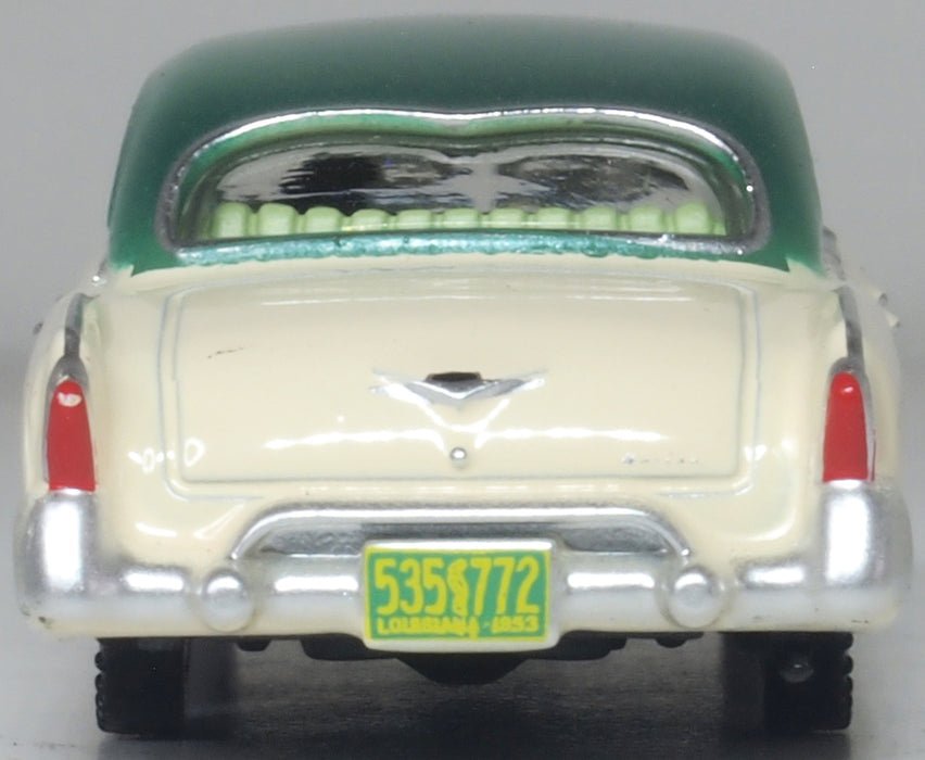 Oxford Diecast 87KM53001 1953 Kaiser Manhattan Stardust Ivory/Jade Green - 1:87 Scale - Phillips Hobbies