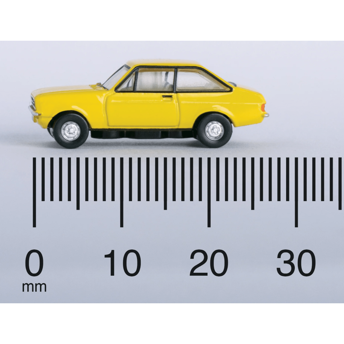 Oxford Diecast NESC002 Ford Escort Mk2 Signal Yellow - N Scale - Phillips Hobbies