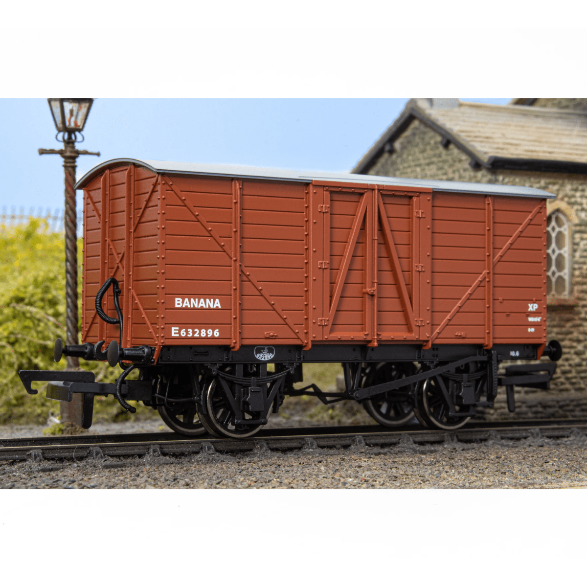 Oxford Rail OR76BAN002B GE Banana Van BR E632896 - OO Gauge - Phillips Hobbies