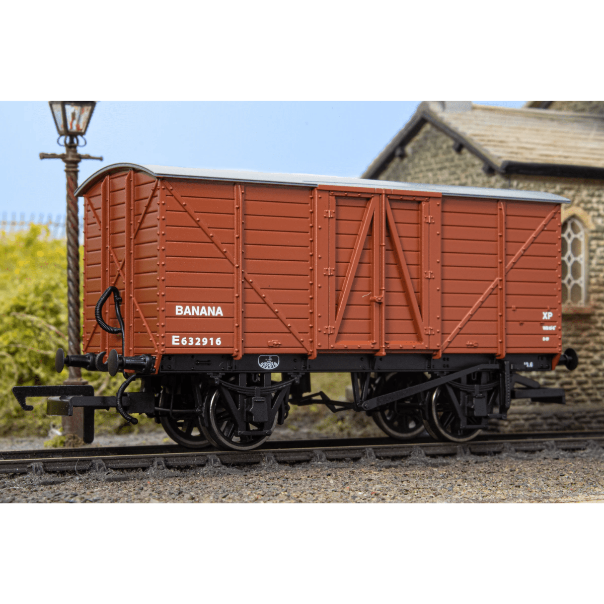 Oxford Rail OR76BAN002C GE Banana Van BR E632916 - OO Gauge - Phillips Hobbies