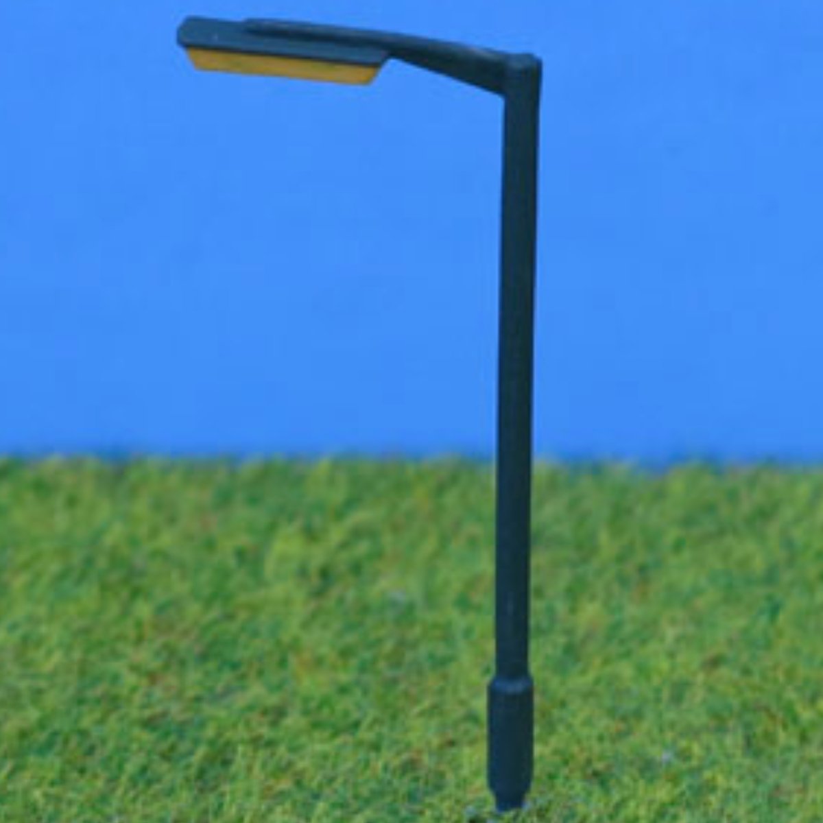P&D Marsh PDC02 5x Unpainted Tubular Street Lamps (N Gauge) - Phillips Hobbies