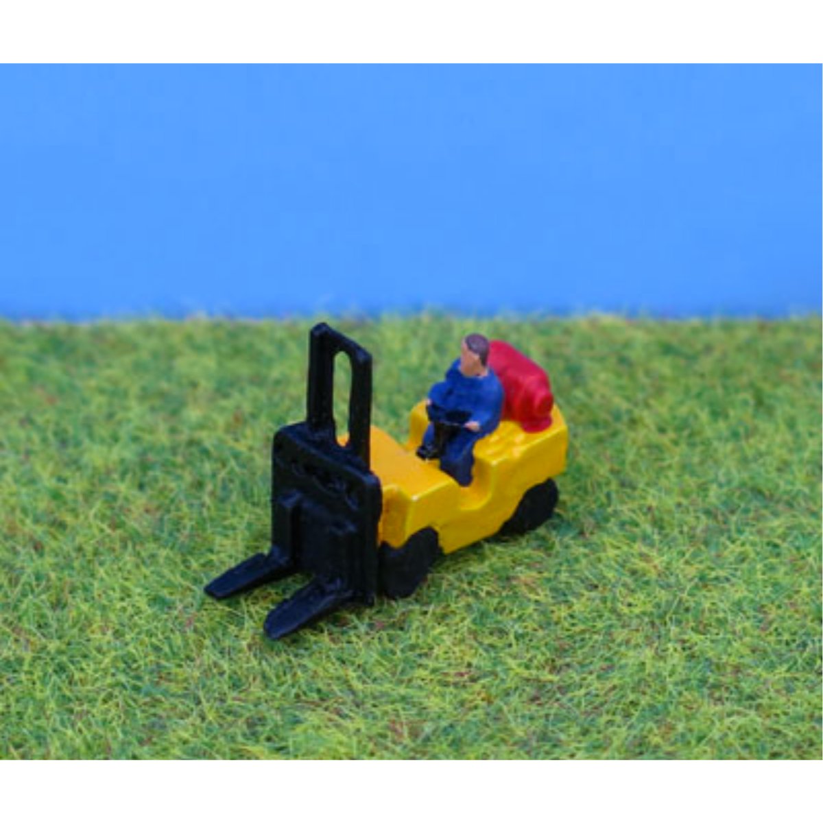 P&D Marsh PDX68 Gas Powered Forklift (N Gauge) - Phillips Hobbies