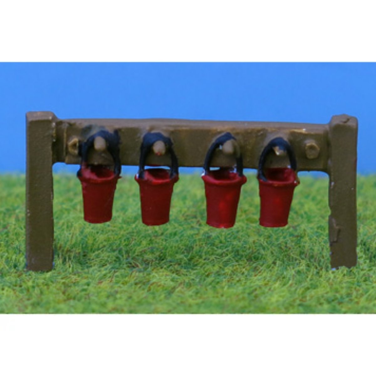 P&D Marsh PDZ32 Fire Buckets on Stands (OO Gauge) - Phillips Hobbies