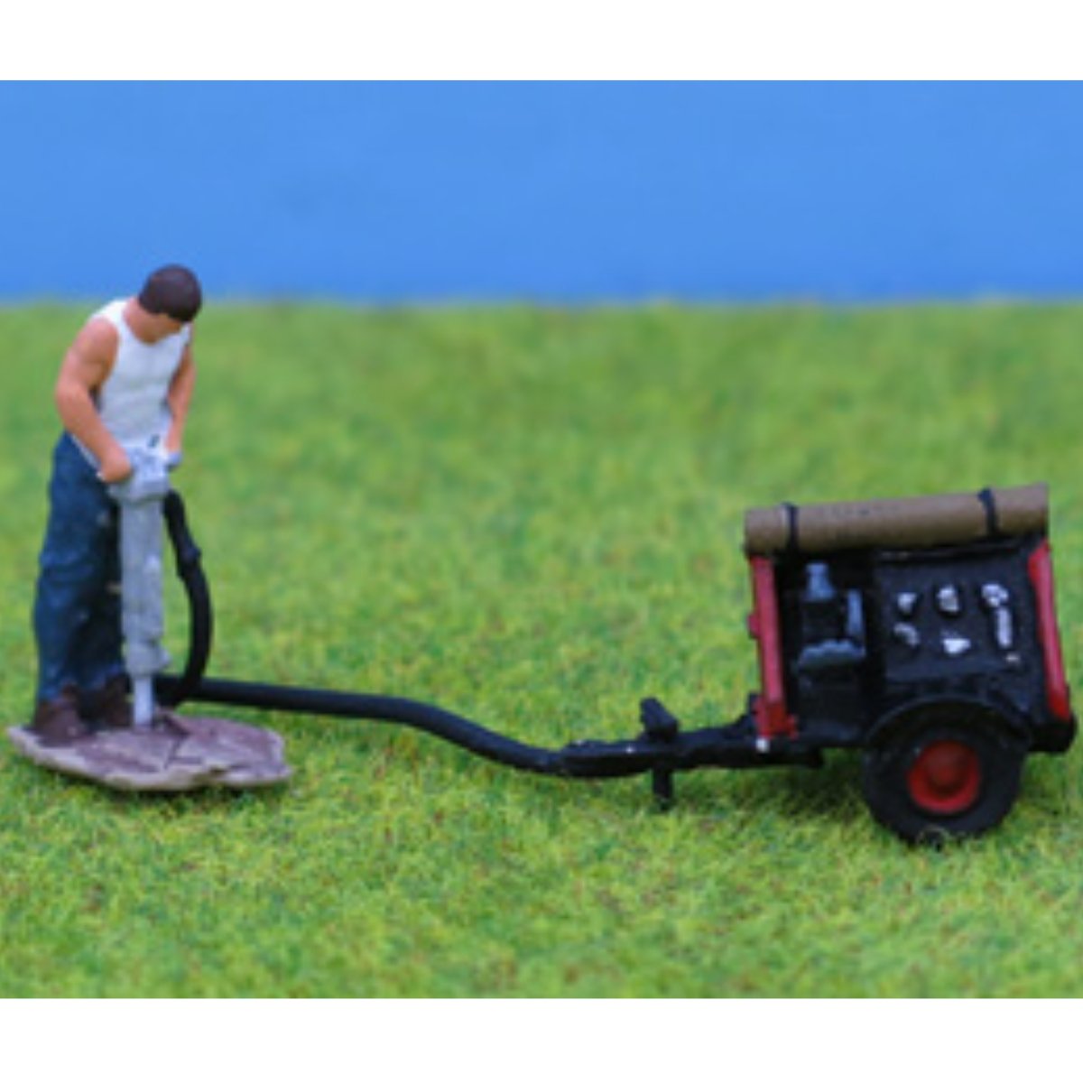 P&D Marsh PDZ38 Painted Man with Pneumatic Drill & Compressor (OO Gauge) - Phillips Hobbies