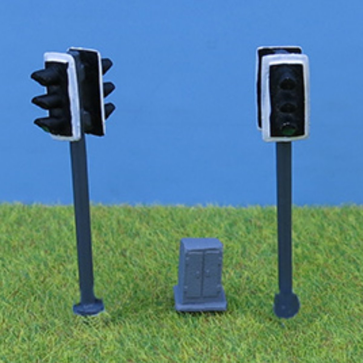 P&D Marsh PDZ46 Modern Traffic Light Double Head (OO Gauge) - Phillips Hobbies