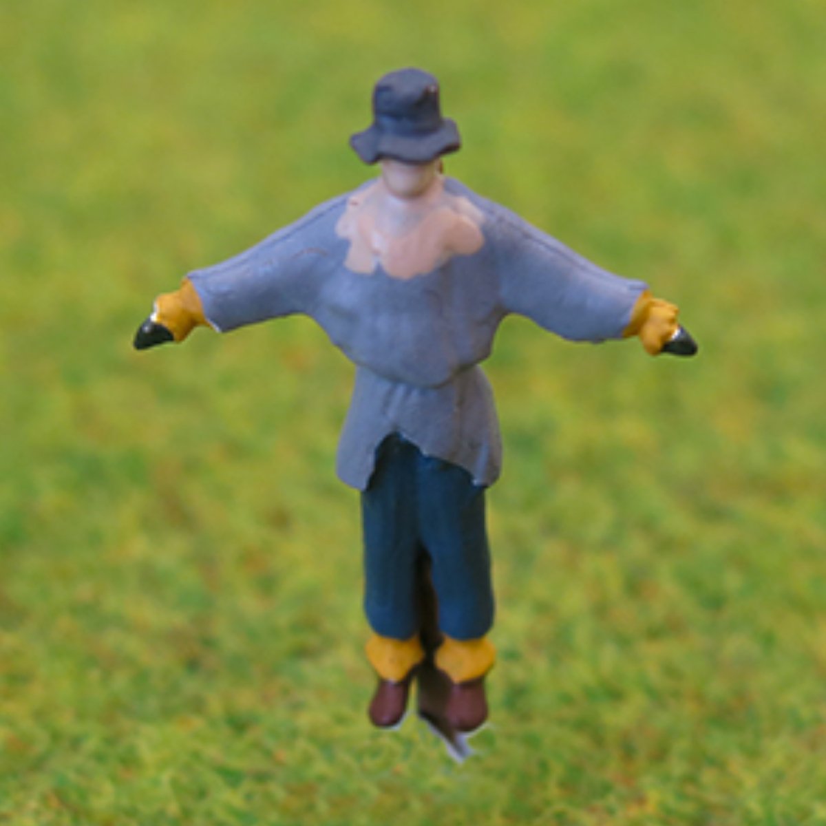 P&D Marsh PDZ52 Painted Scarecrow (OO Gauge) - Phillips Hobbies