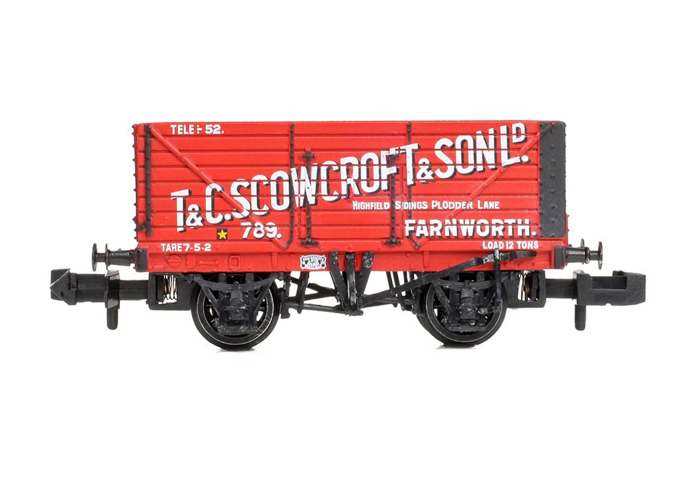 PRE - ORDER: Graham Farish 8 Plank Wagon End Door 'T & C. Scowcroft & Son Ltd' Red - N Gauge - Phillips Hobbies