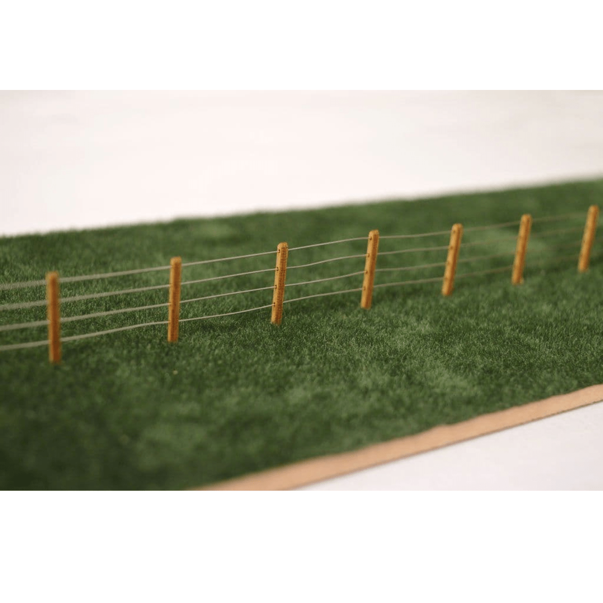 Scale Model Scenery 4ft Post & Wire Fencing Kit - OO/HO Gauge - Phillips Hobbies