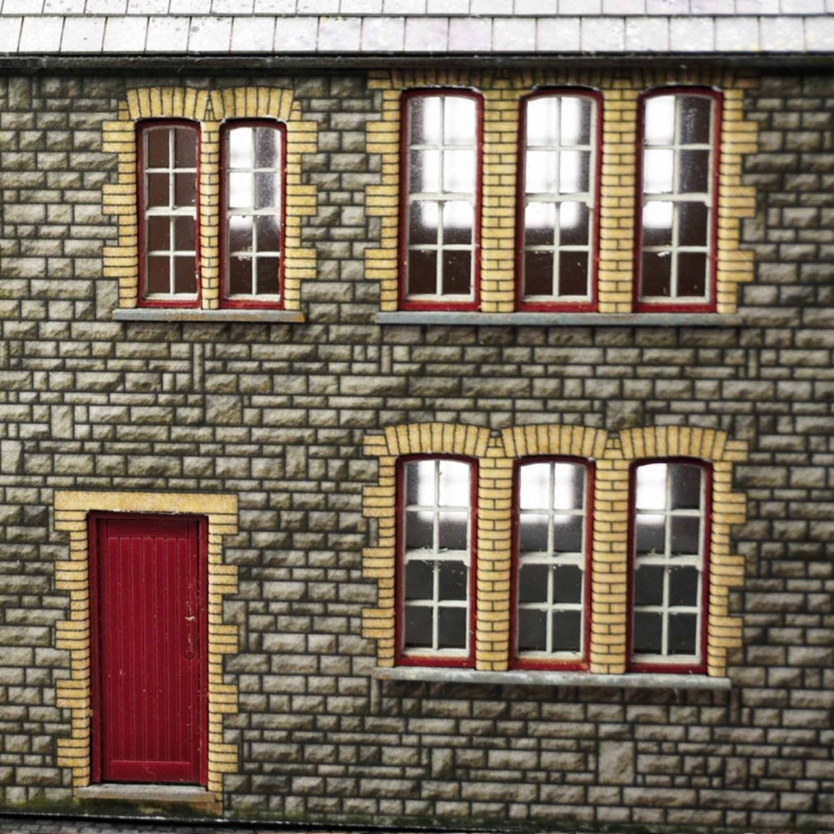 Scale Model Scenery KX120 Victorian Ale House/Country Pub - OO Gauge Kit - Phillips Hobbies