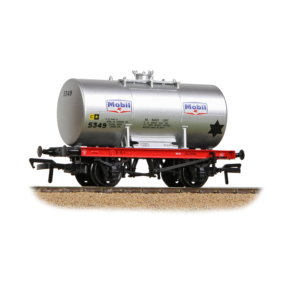 PRE-ORDER:  Bachmann 20T Anchor-Mounted Tank Wagon 'Mobil' Silver - OO Gauge