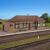 PRE-ORDER: Bachmann Scenecraft Rural Station - Maroon & Cream