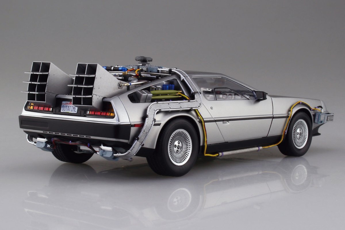 Aoshima 06436 Time Machine Delorean Back To The Future - 1:24 Scale Plastic Kit - Phillips Hobbies