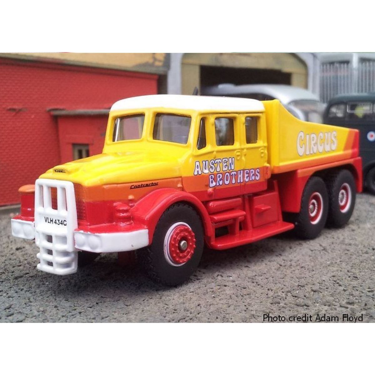 Atlas Editions Scammell Contractor Austen Brothers Circus - Phillips Hobbies
