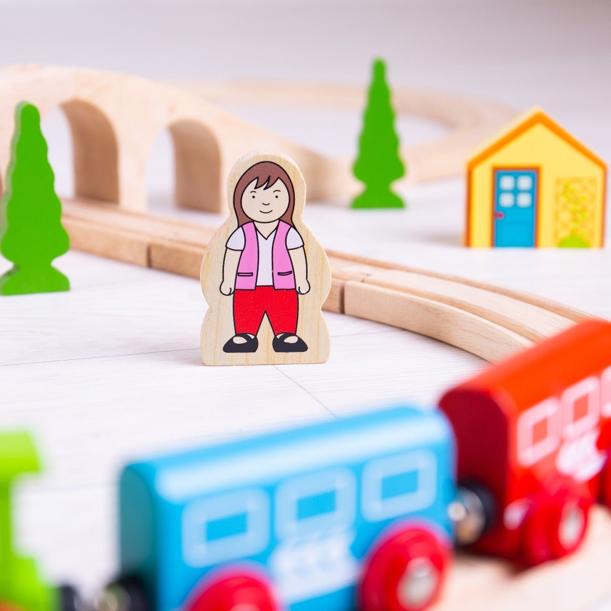 Bigjigs Figure of Eight Train Set - Wooden Train Set - Phillips Hobbies