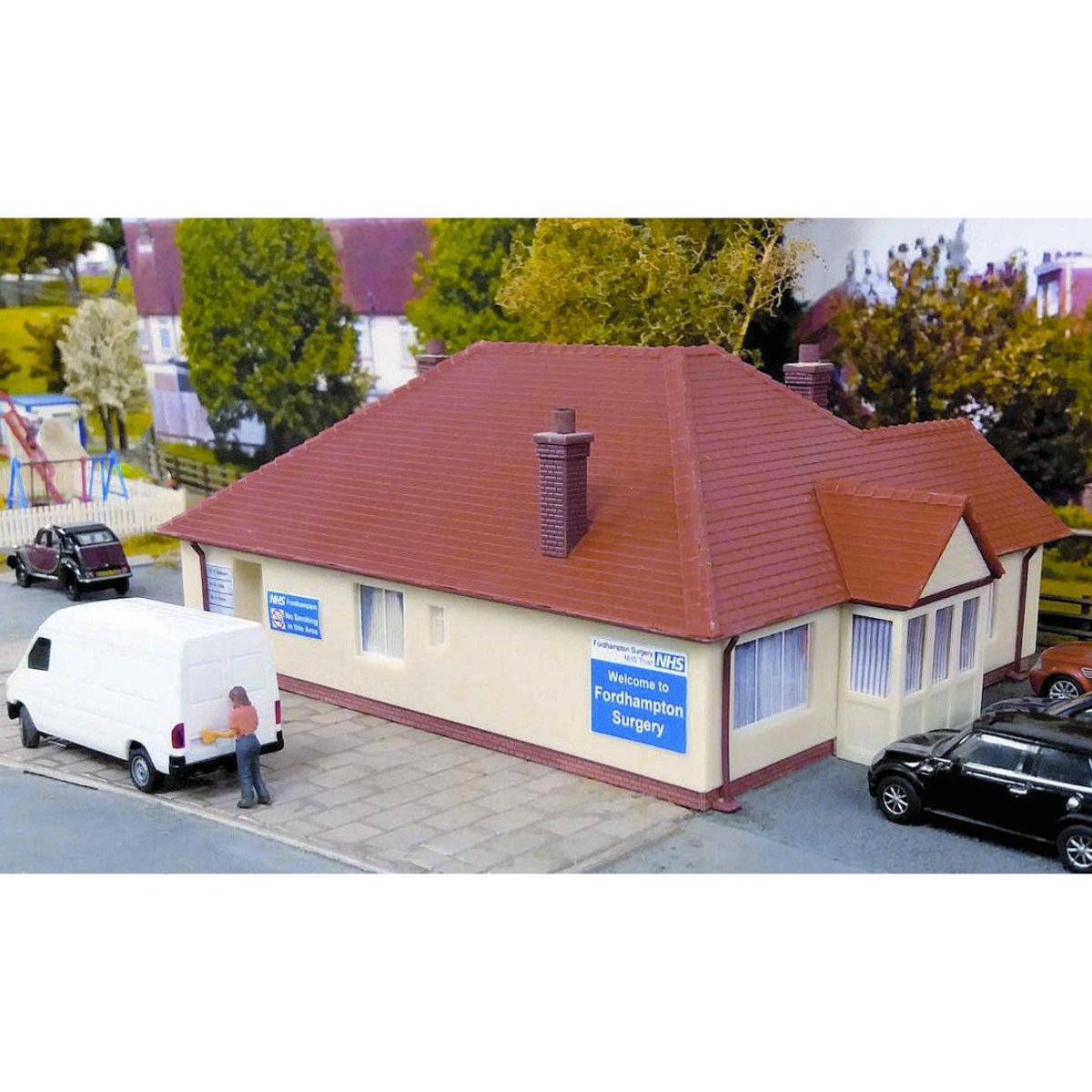 Gaugemaster Fordhampton Rest Home/Doctor's Surgery Kit - OO Gauge - Phillips Hobbies