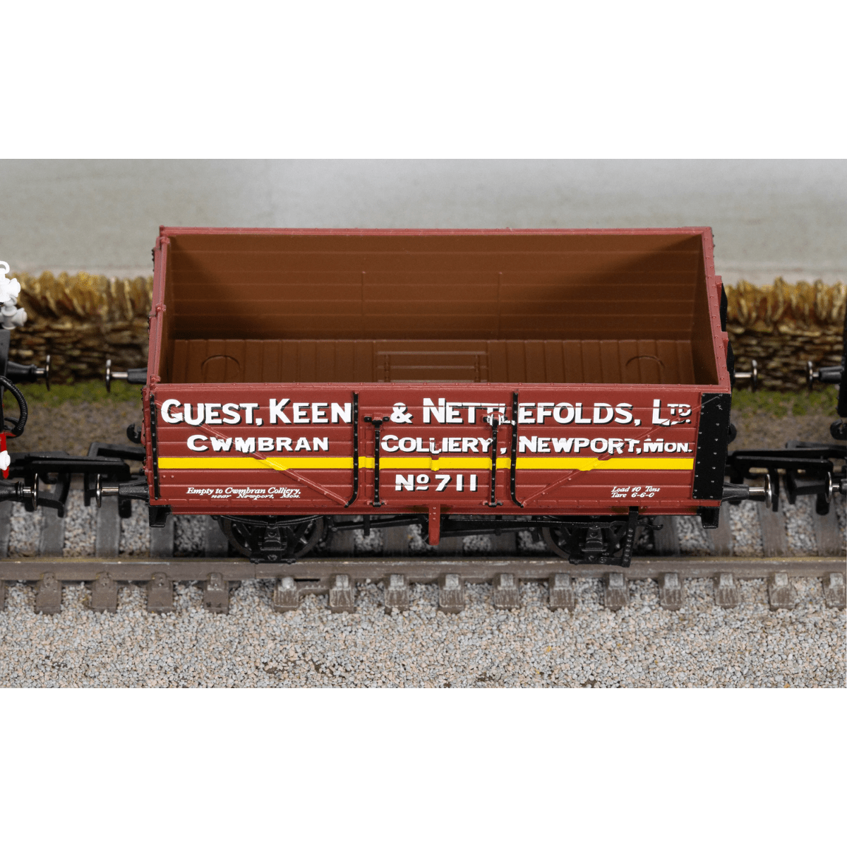 Hornby R60296 7 Plank Wagon Guest Keen & Nettlefolds No 117 - OO Gauge - Phillips Hobbies
